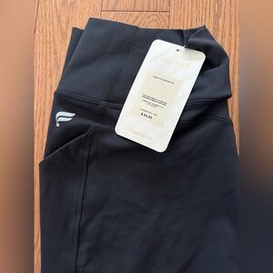 NWT Fabletics Black Oasis High-Waisted Leggings with pockets
